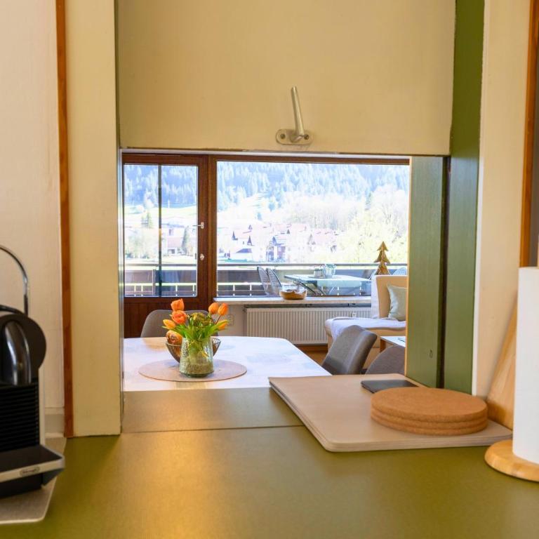 FeWo Armonie im Allgäu - Tischfußball & Dart, großer Südbalkon, gratis Erlebnisse mit Königscard - Apartment - 19