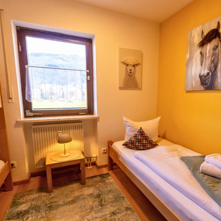 FeWo Armonie im Allgäu - Tischfußball & Dart, großer Südbalkon, gratis Erlebnisse mit Königscard - Apartment - 3