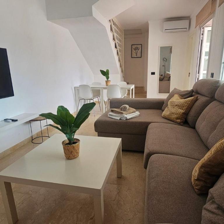 Luxury Renovated Duplex with Pools Private Jacuzzi - Appartement - 21