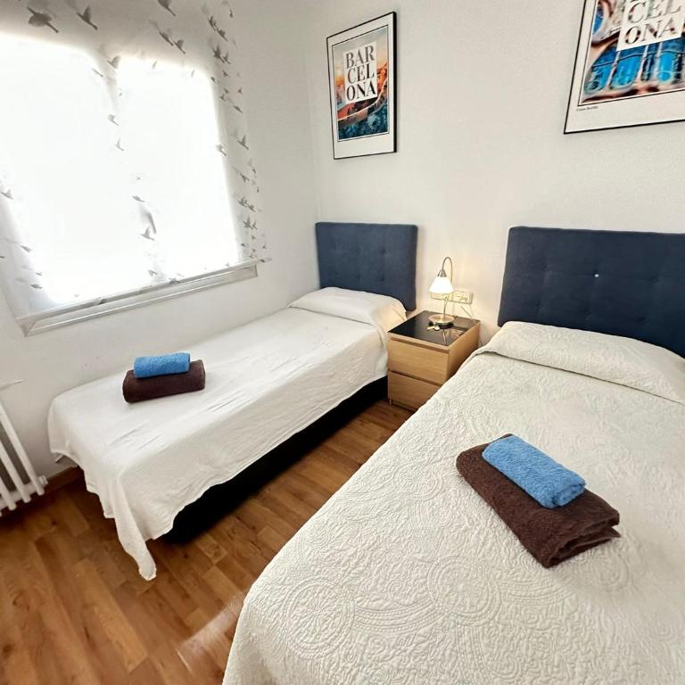 Alojamiento Rambla - Habitación Doble con baño compartido - 2 camas - 1