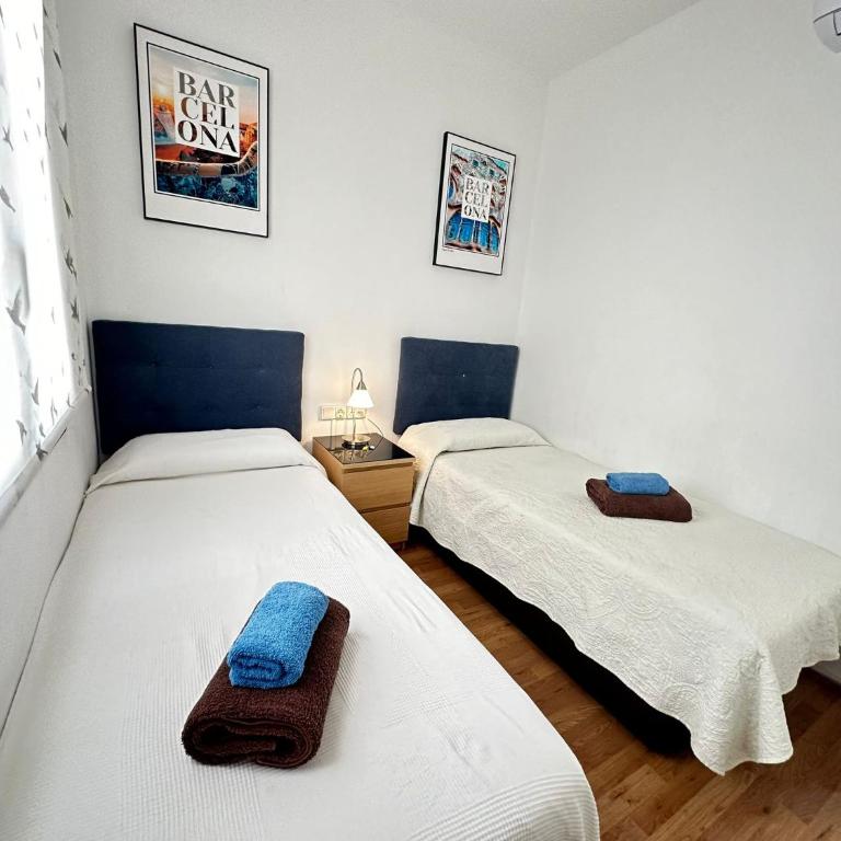 Alojamiento Rambla - Habitación Doble con baño compartido - 2 camas - 3