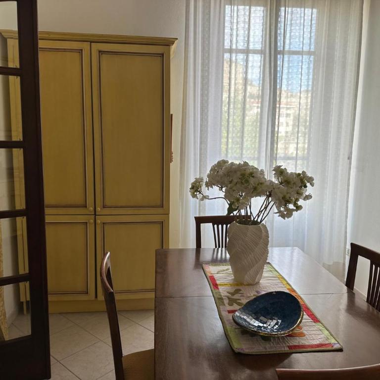 Casa FERRIGNO - Appartamento con 2 Camere da Letto - 2
