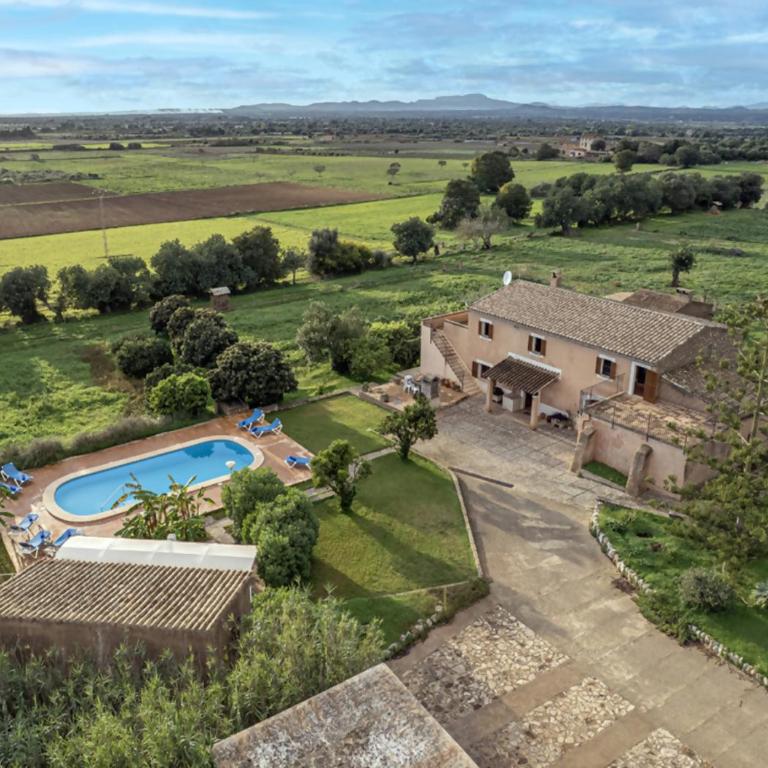 Can Miquel, Finca tradicional con piscina privada - Chalet - 10