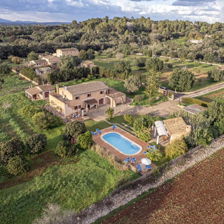 Can Miquel, Finca tradicional con piscina privada - Chalet - 17