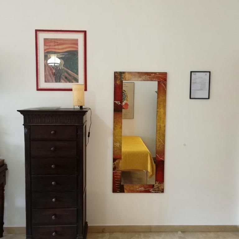 Le stanze di Bruno - Camera Matrimoniale con Bagno Privato Esterno - 6