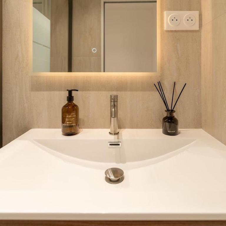 Splendid 2-bedro - Two-Bedroom Apartment - 3