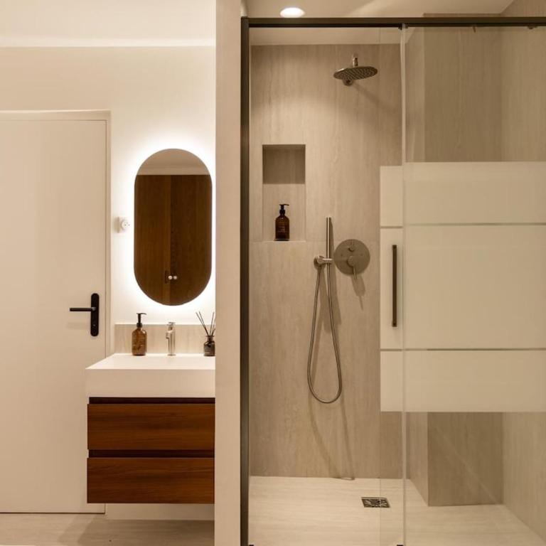 Splendid 2-bedro - Two-Bedroom Apartment - 12