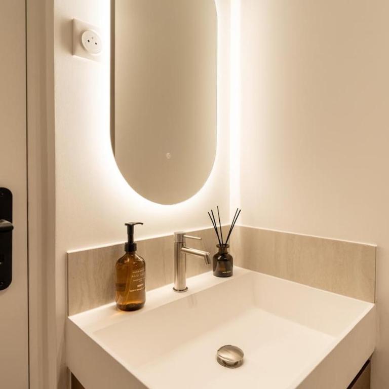 Splendid 2-bedro - Two-Bedroom Apartment - 32