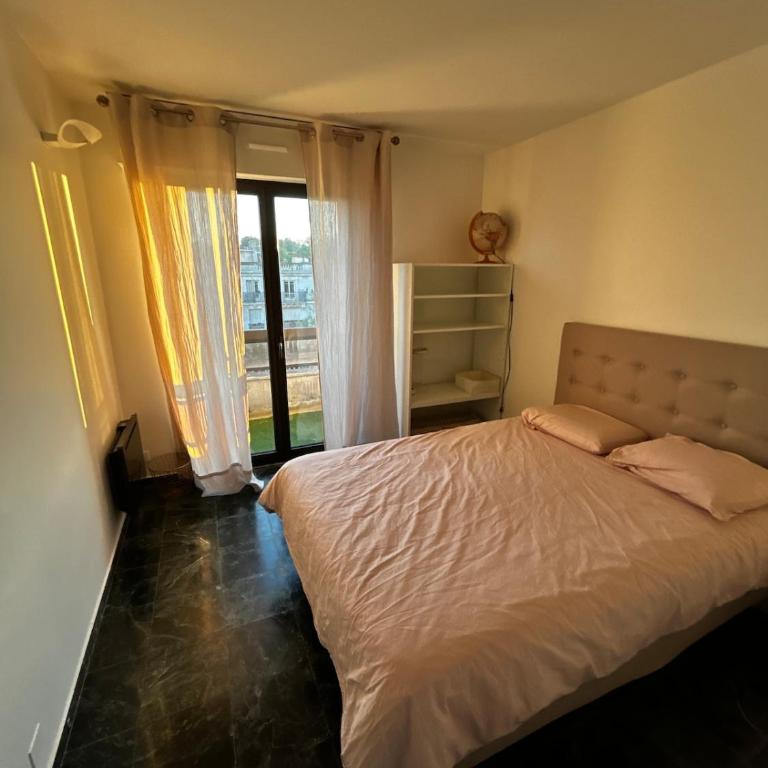 Aerial view of Paris - Apartamento de 3 dormitorios - 54