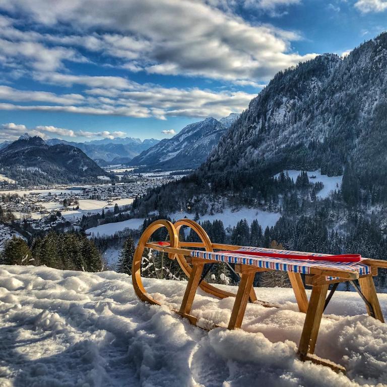 FeWo Armonie im Allgäu - Tischfußball & Dart, großer Südbalkon, gratis Erlebnisse mit Königscard - Apartment - 63