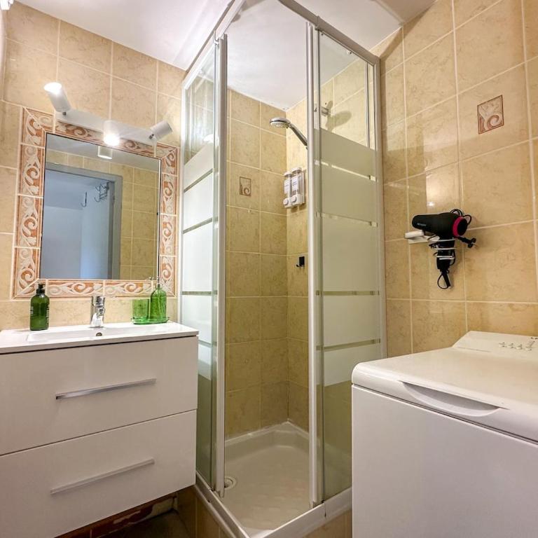 Plages et Port à pied avec Piscine pour 4 personnes - Appartement 2 Chambres - 6