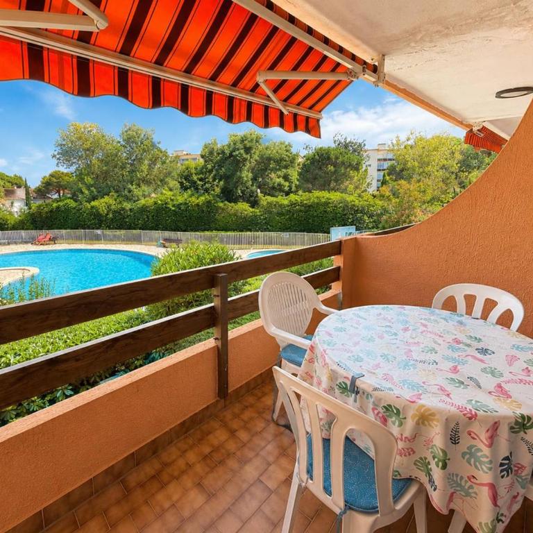 Appartement T2 avec Piscine, Ascenseur et Parking Privé, à 300m de la Plage - 4 Couchages, Animaux OK - FR-1-388-89 - Appartement (4 Adultes) - 12