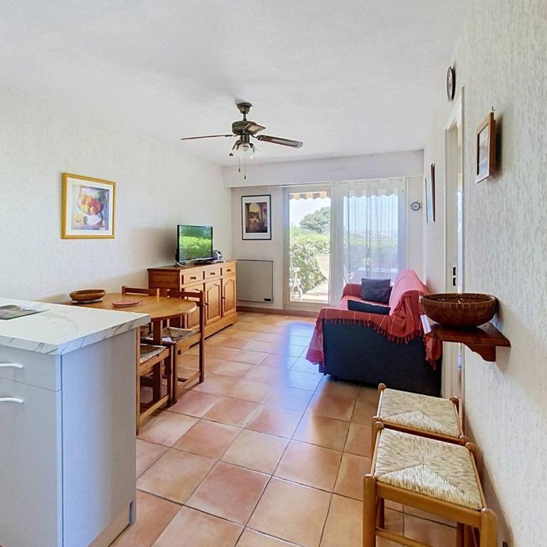 T2 cabine avec terrasse à La Favière, proche plages et commerces - FR-1-610-20 - Appartement (4 Adultes) - 14