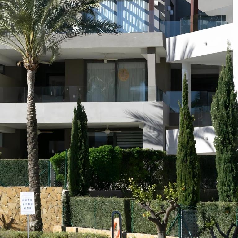 Bright Luxury Design Penthouse - Two-Bedroom House - 4
