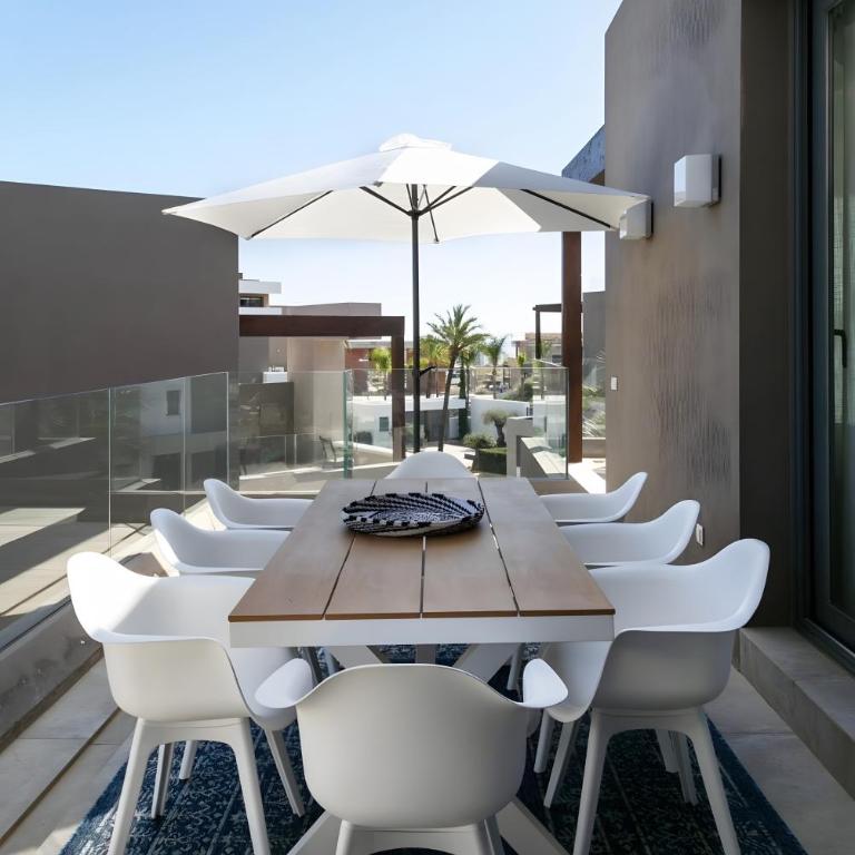 Bright Luxury Design Penthouse - Two-Bedroom House - 11