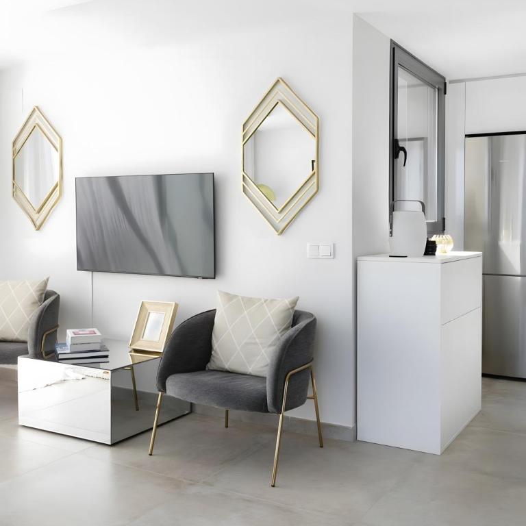 Bright Luxury Design Penthouse - Two-Bedroom House - 28