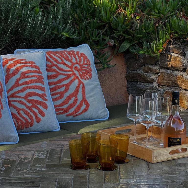 Le Petit Bonheur - pieds dans l'eau - Golfe de Saint-Tropez - Côte d'Azur, beach house fully renovated in 2026 - Casa de 2 dormitorios - 56
