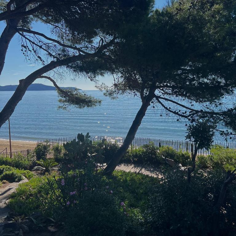 Le Petit Bonheur - pieds dans l'eau - Golfe de Saint-Tropez - Côte d'Azur, beach house fully renovated in 2026 - Casa de 2 dormitorios - 57