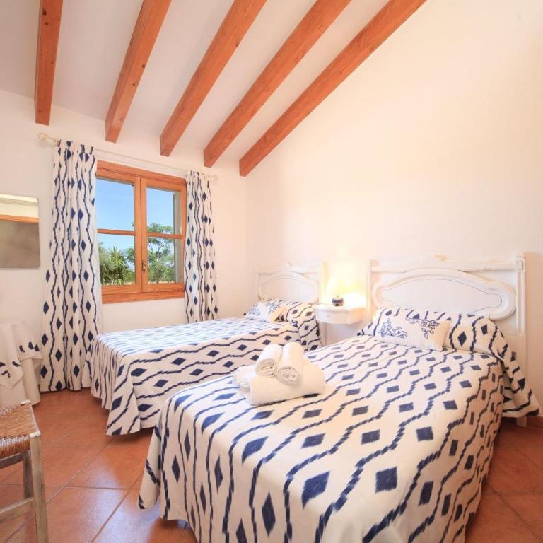 Villa Can Peric - Three-Bedroom Villa - 13