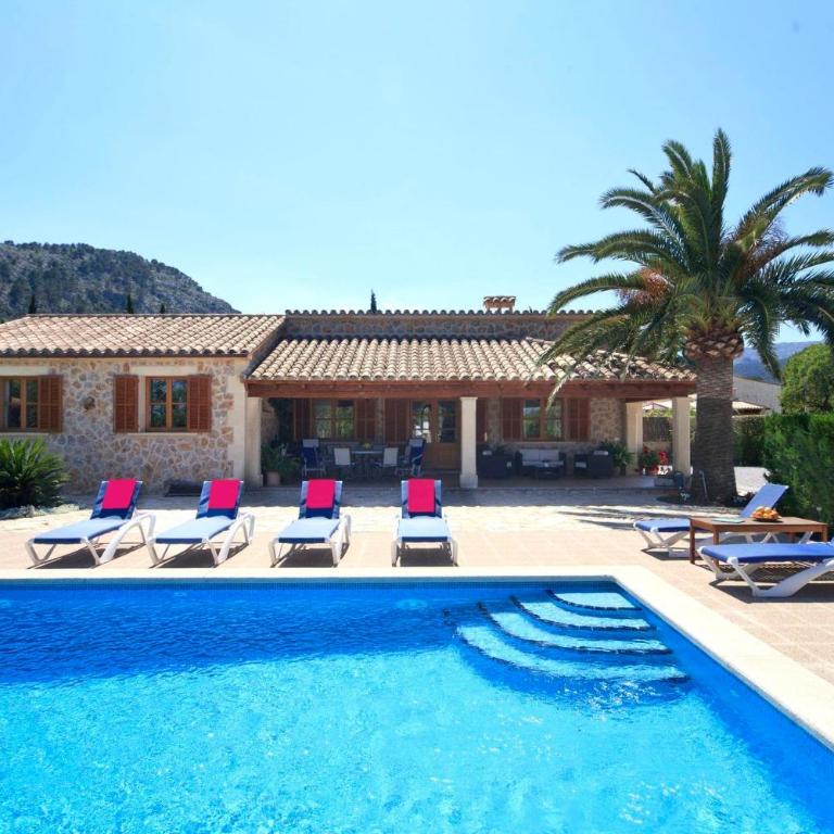 Villa Can Peric - Three-Bedroom Villa - 10