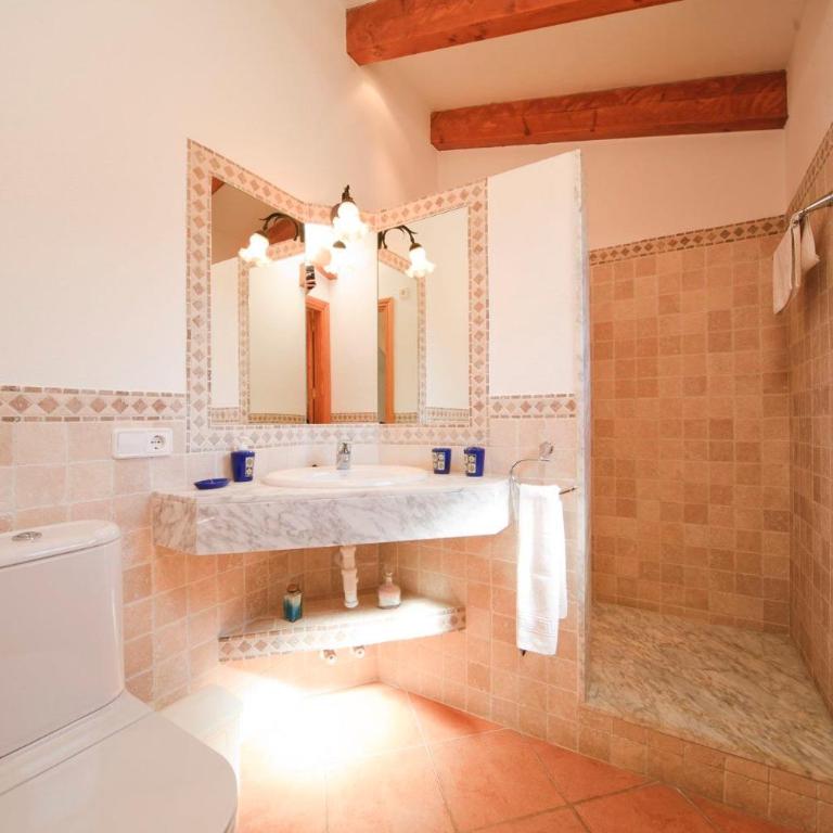 Villa Can Peric - Three-Bedroom Villa - 14