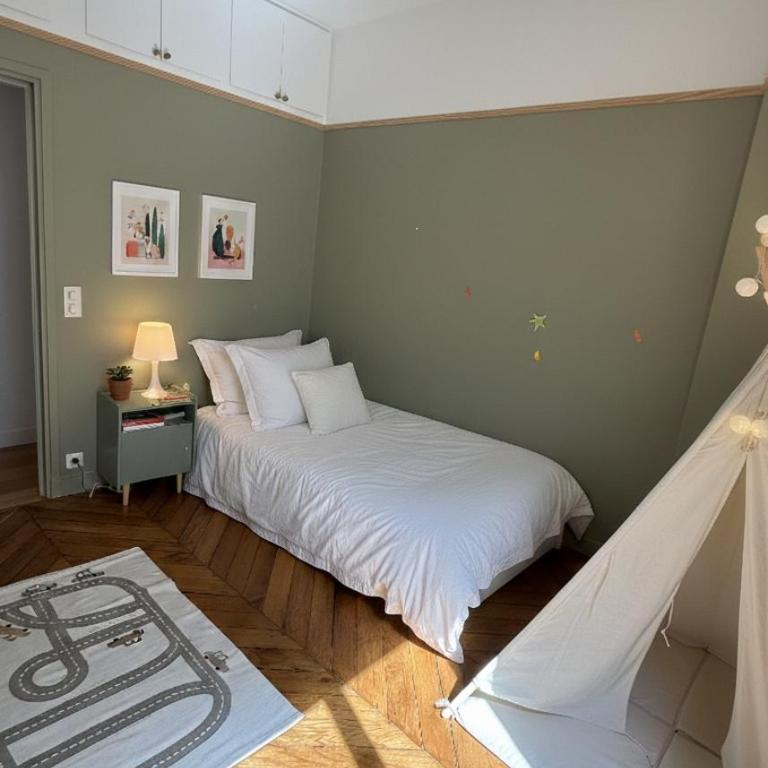 Elegant Haussmannian between - Appartement 3 Chambres - 12
