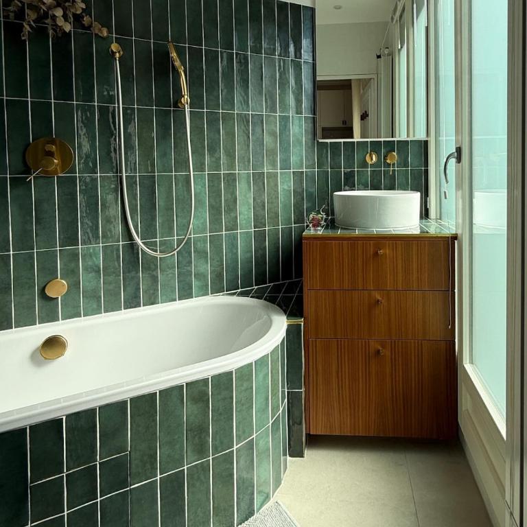 Elegant Haussmannian between - Appartement 3 Chambres - 14