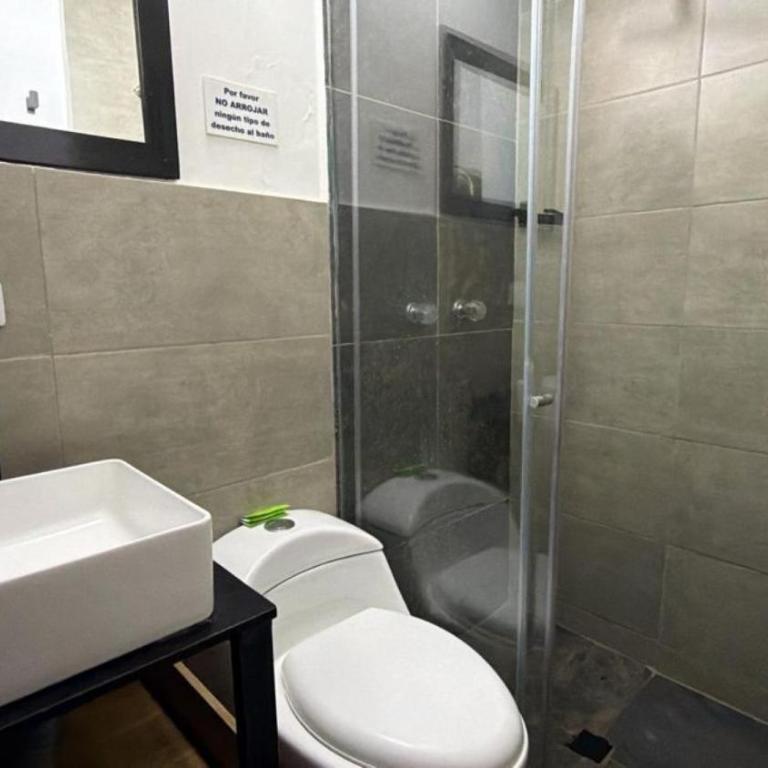 Hotel Kalifornia - Habitación Doble con baño privado - 6
