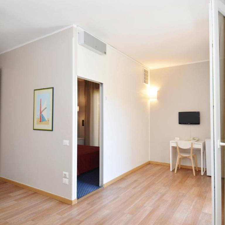 Ute Hotel - Quadruple Room - Beach included - 3