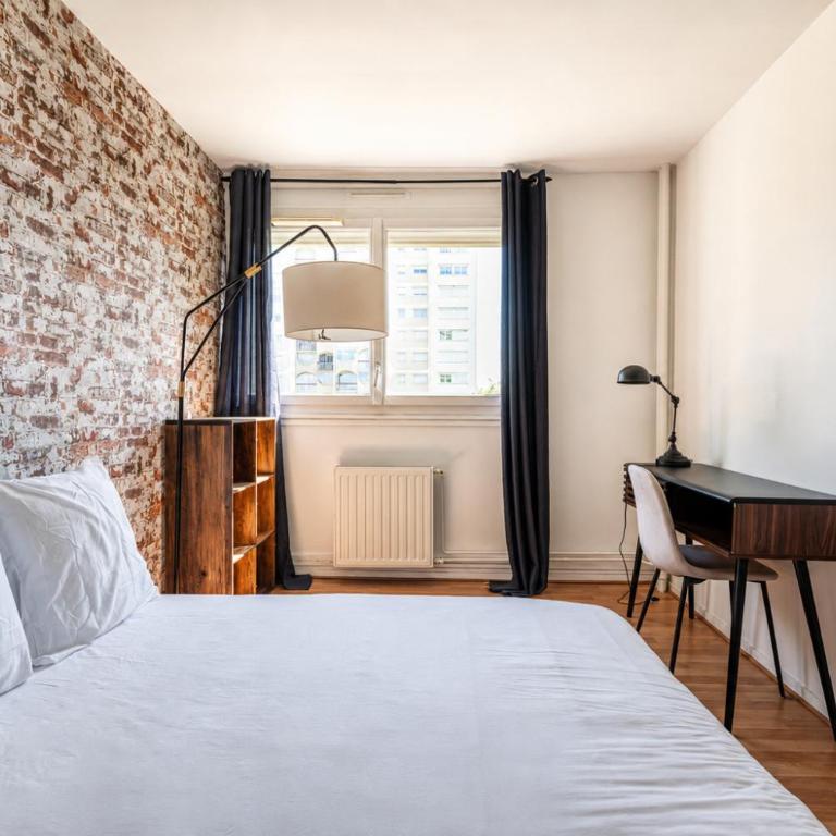Brick Loft - Ventilation & Fraîcheur - Parking Gratuit - Idéal Familles - Proche Centre-Ville - Apartment - 14