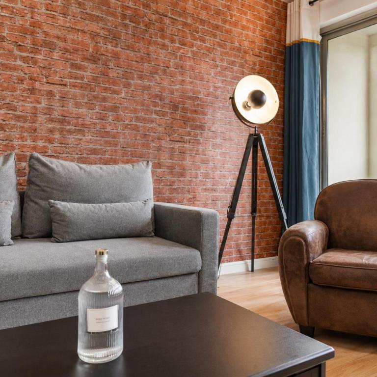 Brick Loft - Ventilation & Fraîcheur - Parking Gratuit - Idéal Familles - Proche Centre-Ville - Apartment - 20