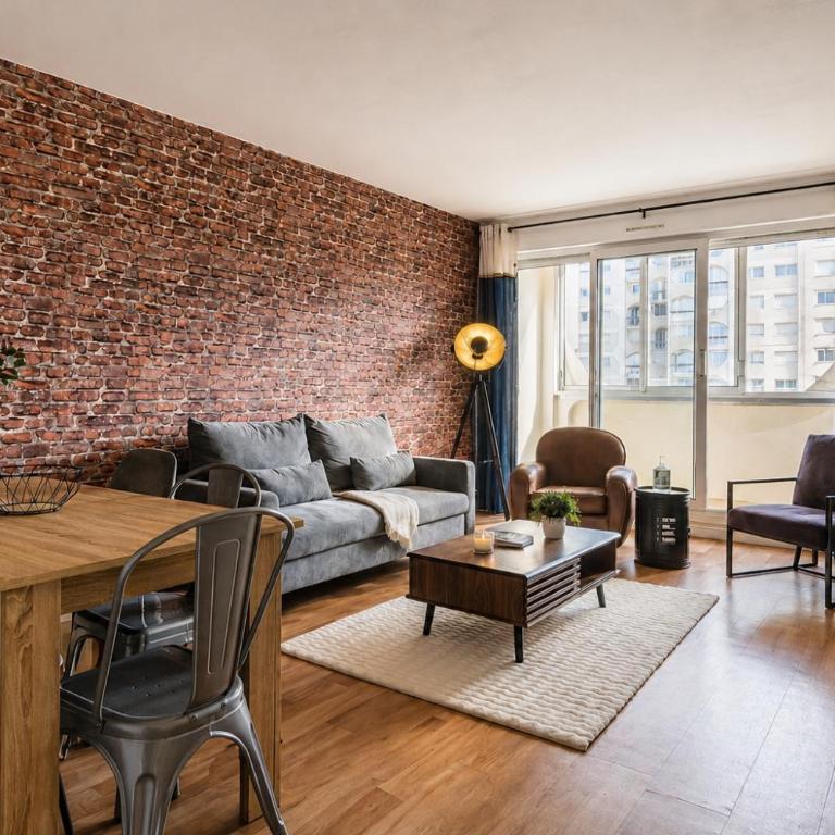 Brick Loft - Ventilation & Fraîcheur - Parking Gratuit - Idéal Familles - Proche Centre-Ville - Apartment - 2