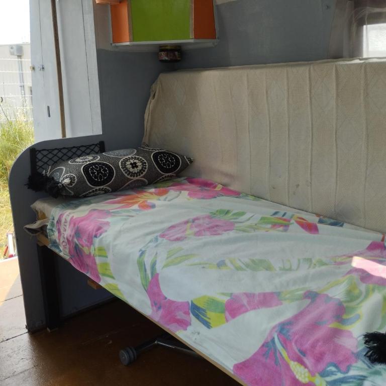 MONTPELLIER ET SES PLAGES van de couchage pour dépanner quelques nuits juste pour dormir il n'y a pas de sanitaire ni cuisine prévoir une batterie externe,à 10 minutes en voiture des PLAGES et à 5 minutes du centre-ville Montpellier - Zelt - 6