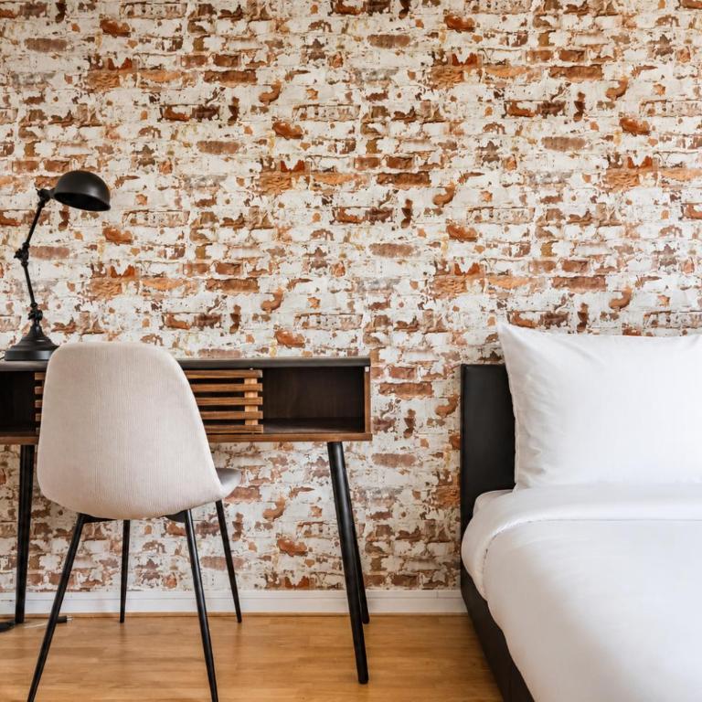 Brick Loft - Ventilation & Fraîcheur - Parking Gratuit - Idéal Familles - Proche Centre-Ville - Apartment - 10