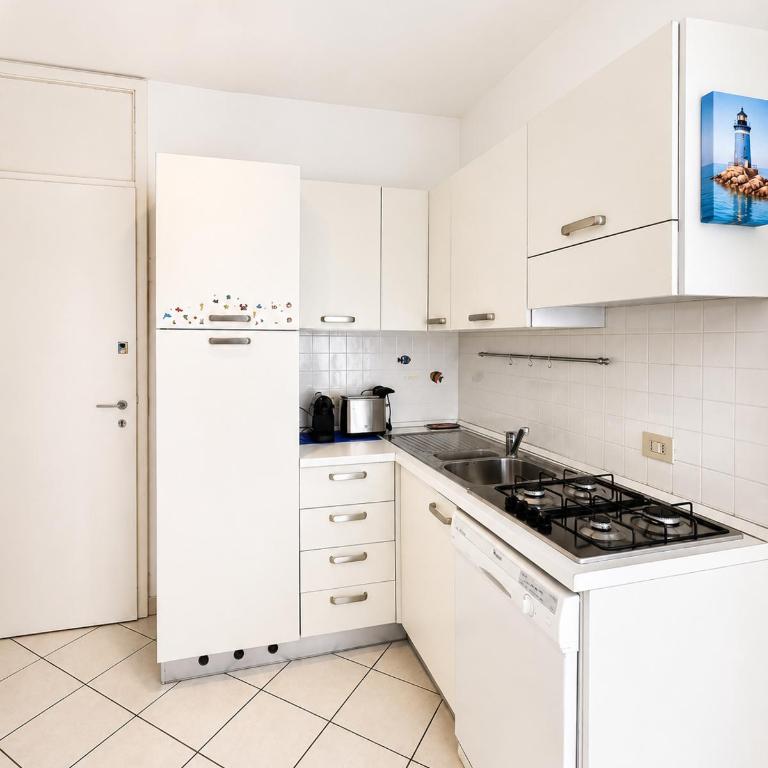 Faro Blu - Appartamento Vista Mare con Spiaggia e Parcheggio Privato - Appartamento con 2 Camere da Letto - 5