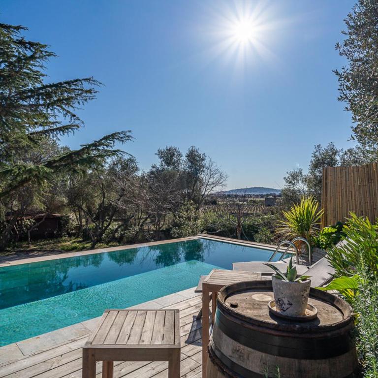 MAS ST PIERRE EN PLEIN CŒUR des VIGNES DE MUSCAT VUE MER ET MONT ST CLAIR - Villa - Vue sur Mer - 40