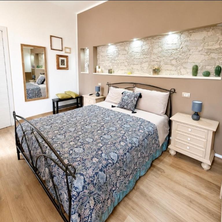 Citrus Giallo - One-Bedroom Apartment - 1