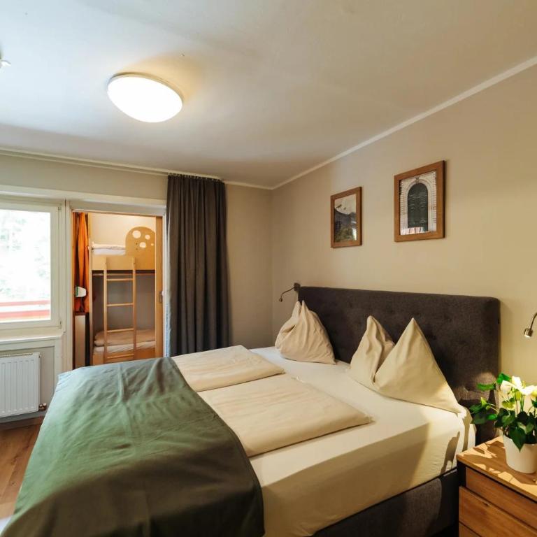 Familienhotel Trebesingerhof - Doppelzimmer - 8