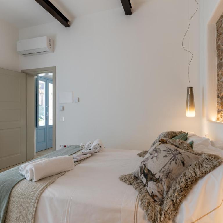 Pedra - Room in Historic Home - Pula Center - Camera Matrimoniale con Patio - 16