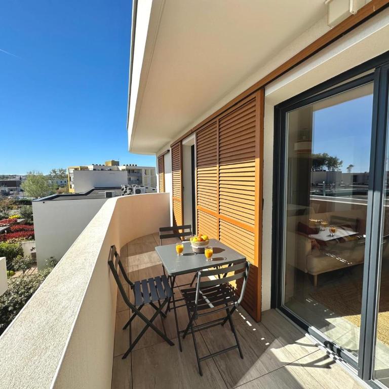 Naïa Sek - Two-Bedroom Apartment with Terrace - 1