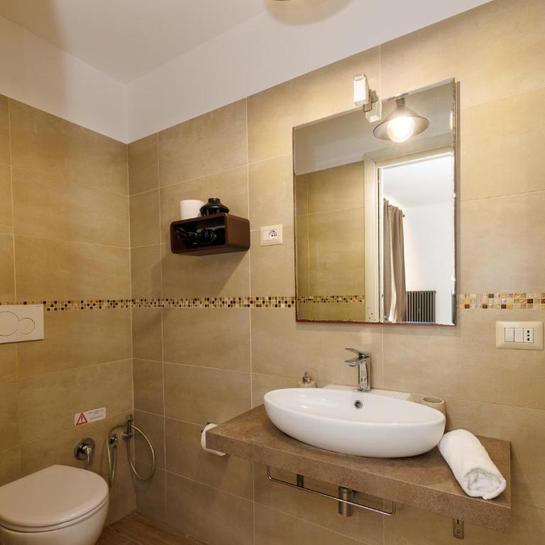Via Veneto Art Suite - Guest House - Camera Matrimoniale - 8