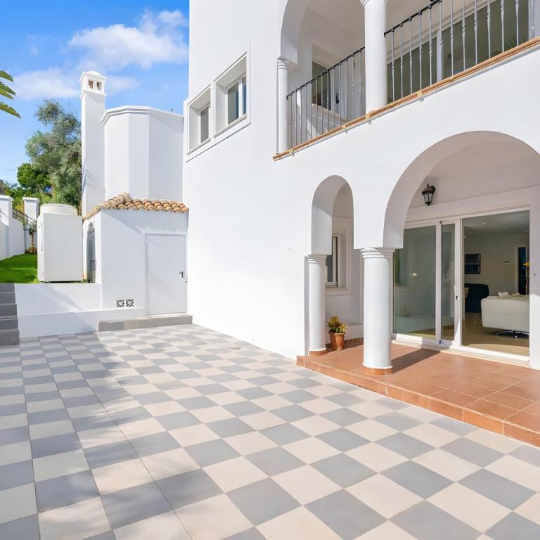 Villa de Lujo en Benahavis - Villa con vistas al jardín - 41