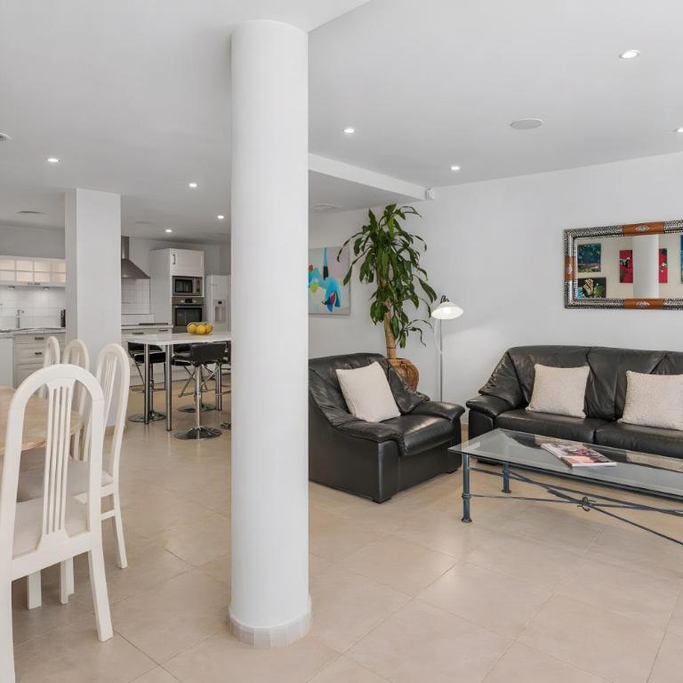 Villa de Lujo en Benahavis - Villa con vistas al jardín - 9