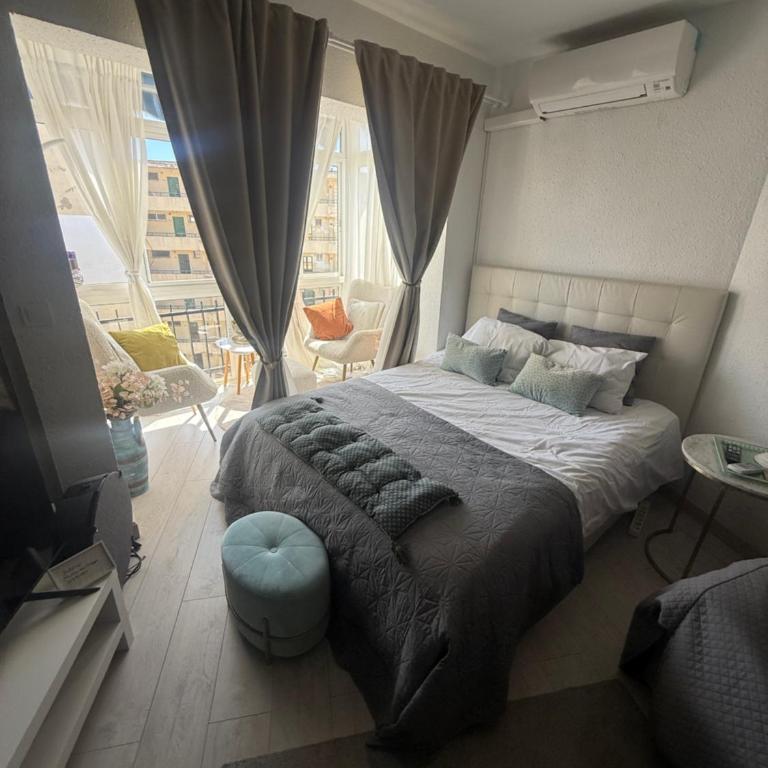 Modern studio in the heart of Fuengirola, 2 min to the beach - Apartamento Estudio con balcón - 10