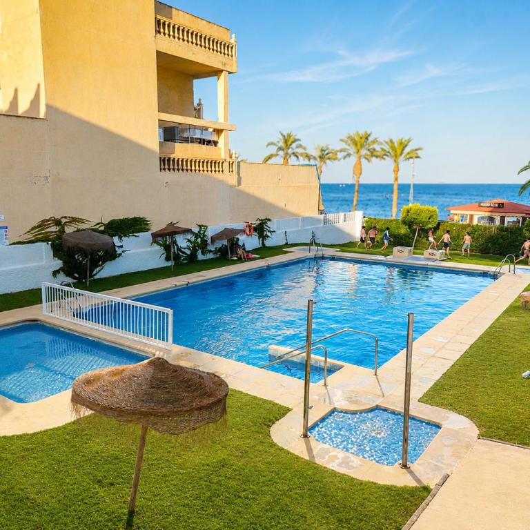 Sea Level Suites, 3 Hab, terraza con vistas al mar, salida a la playa y piscina - Apartamento de 3 dormitorios con vistas al mar - 3
