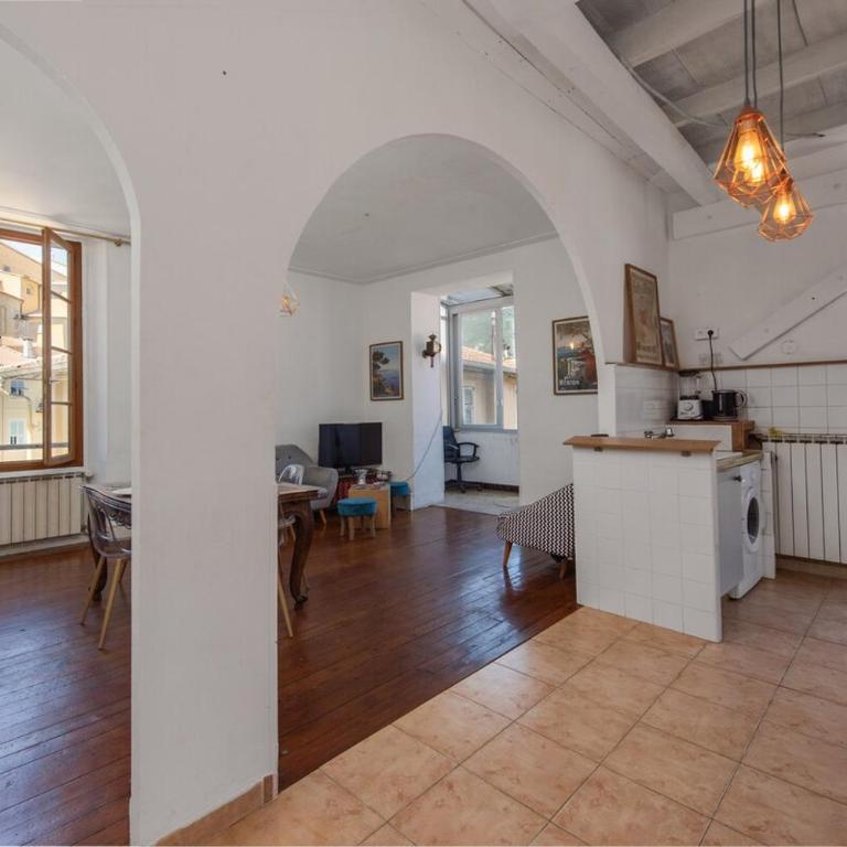 Séjour authentique dans la vieille ville de Menton - Appartement 3 Chambres - 28