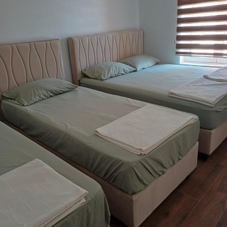 Apartmani Vila Ena - Porodična Soba sa Terasom - 6