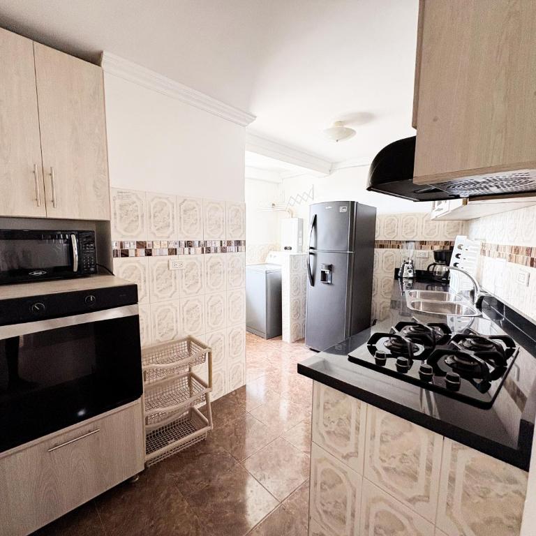 Apartamento en el Laguito - Two-Bedroom Apartment - 4