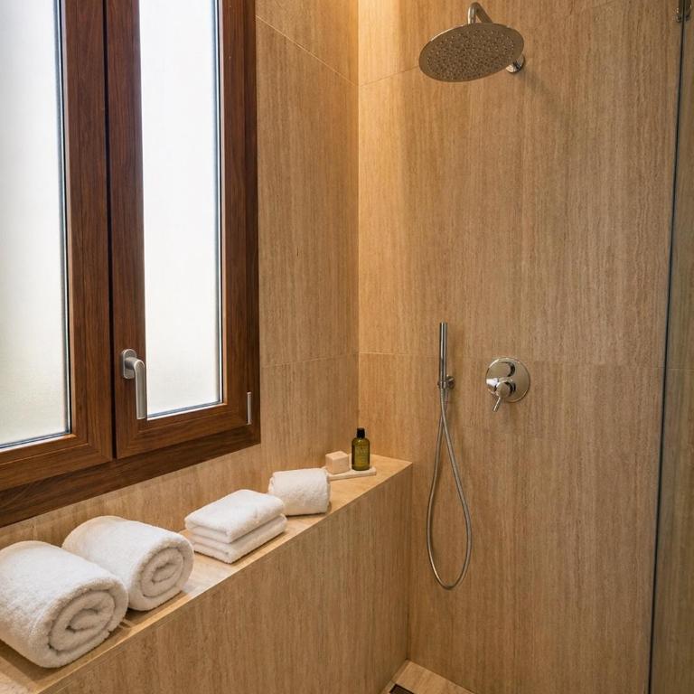 Eleganza e stile a due passi dal Duomo - Two-Bedroom Apartment - 7