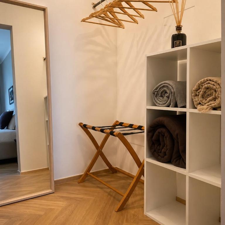 Eleganza e stile a due passi dal Duomo - Two-Bedroom Apartment - 11